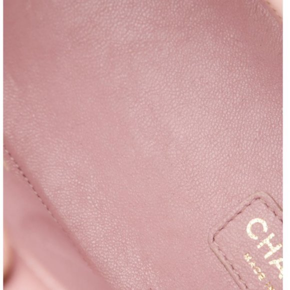 CHANEL Perforated CC Patent Tote - Picture 4 of 4